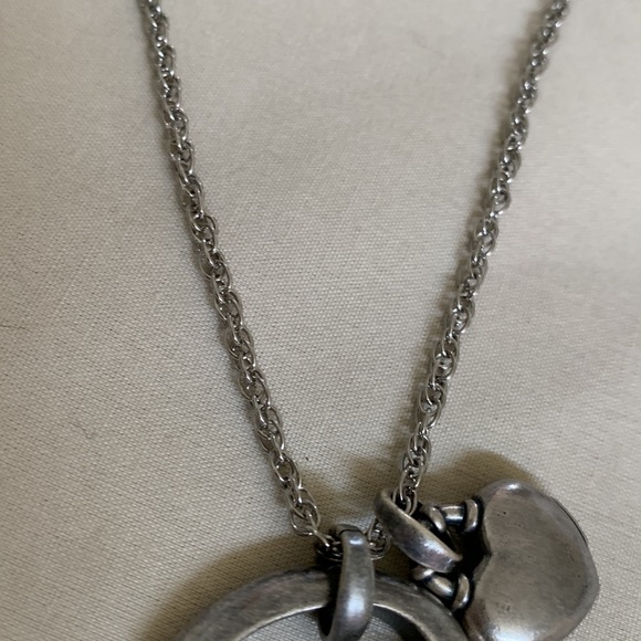 Fossil necklaces with key and heart pendants - Picture 6 of 6